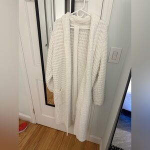 Pottery Barn Cream Textured Bath Robe